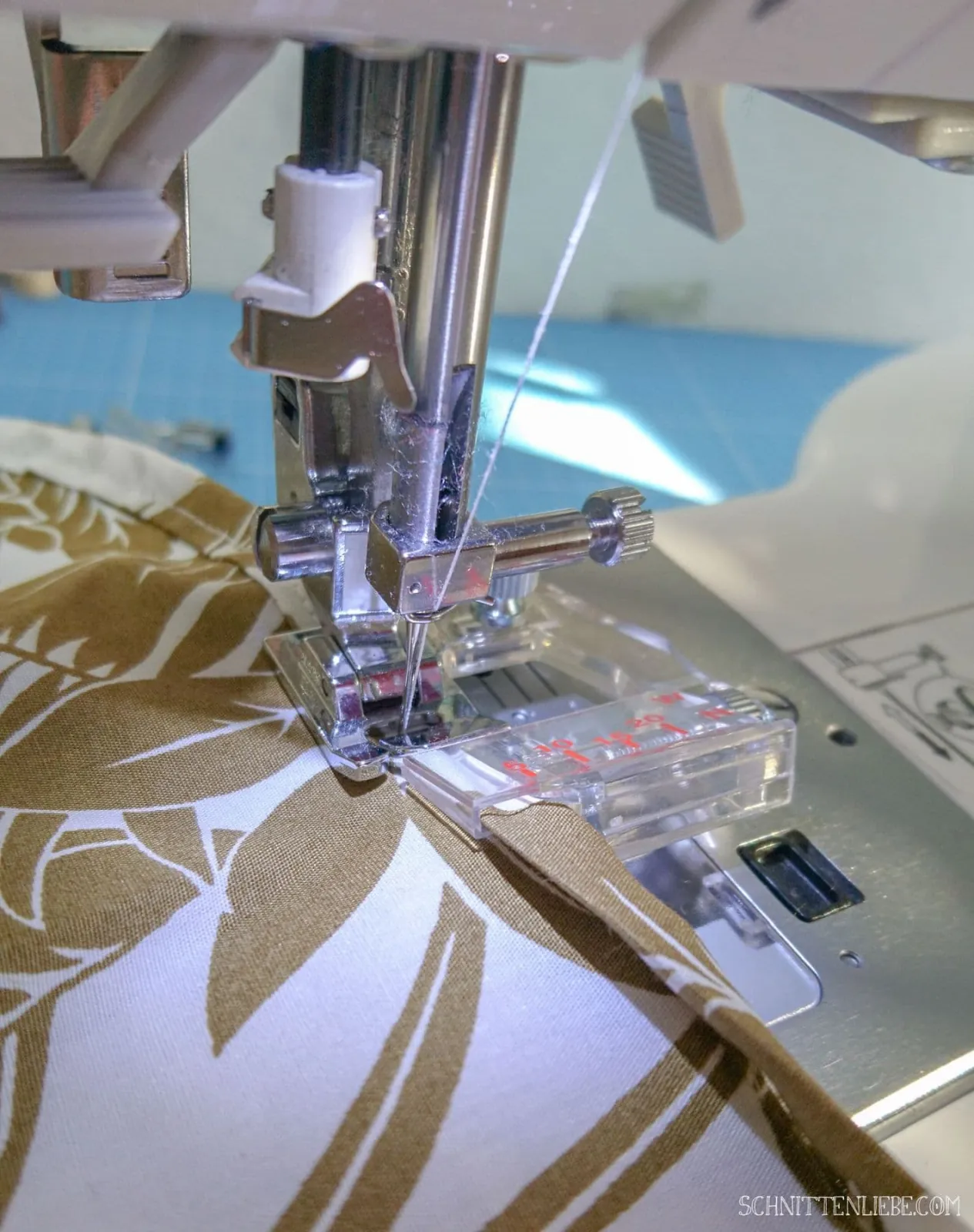 Schrägband selbst erstellen Schrägbandformer Papier Schablone